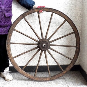 옛날 수레바퀴(98cm)2호/상점인테리어/엔틱소품/정원용품/수레바퀴/나무바퀴/바퀴/마차 바퀴
