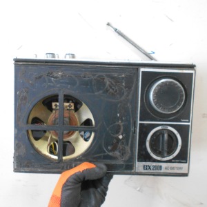 낡고 망가진라디오 파나소닉 라디오 옛날라디오