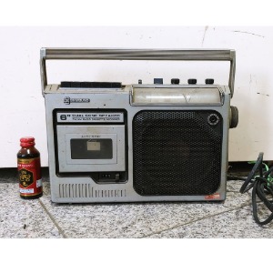 82년 낡은 삼성카세트라디오 옛날라디오 80년대라디오