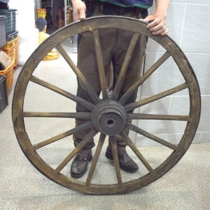 대형 마차바퀴 (지름 91cm)/나무바퀴/수레바퀴/상점인테리어/엔틱소품/정원용품/수레바퀴/바퀴/나무바퀴