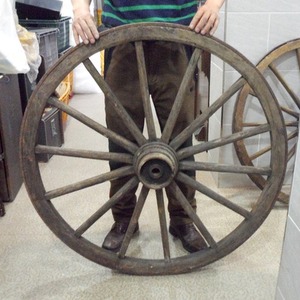 대형 마차바퀴 (지름 99cm)/나무바퀴/대형수레바퀴/인테리어/엔틱소품/정원용품/수레바퀴/바퀴/나무바퀴